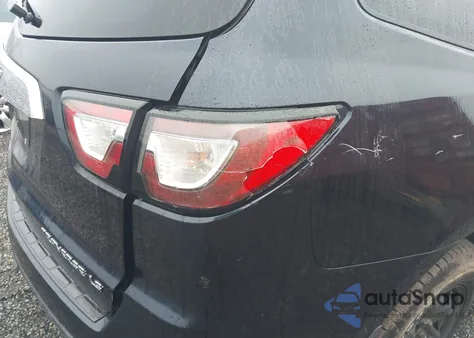 2016 Chevrolet Traverse Ls из США, поврежденный, VIN 1GNKRFKD7GJ150412